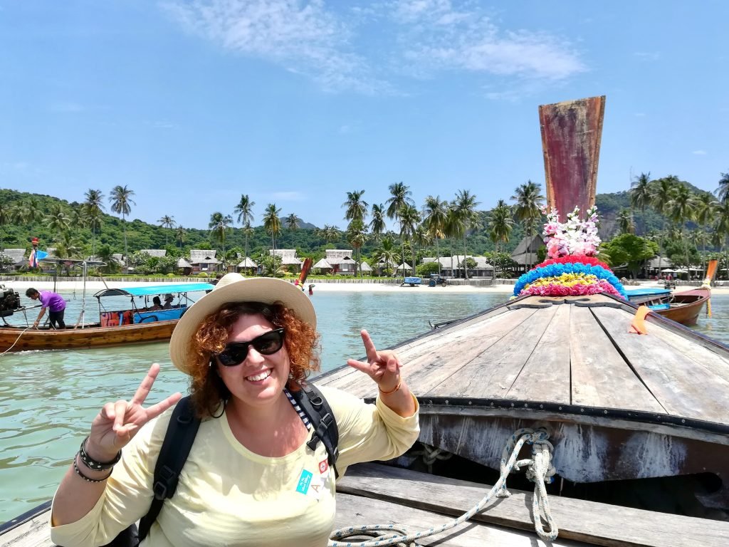 La única forma de llegar a Phi Phi es surcando el mar de Andamán
