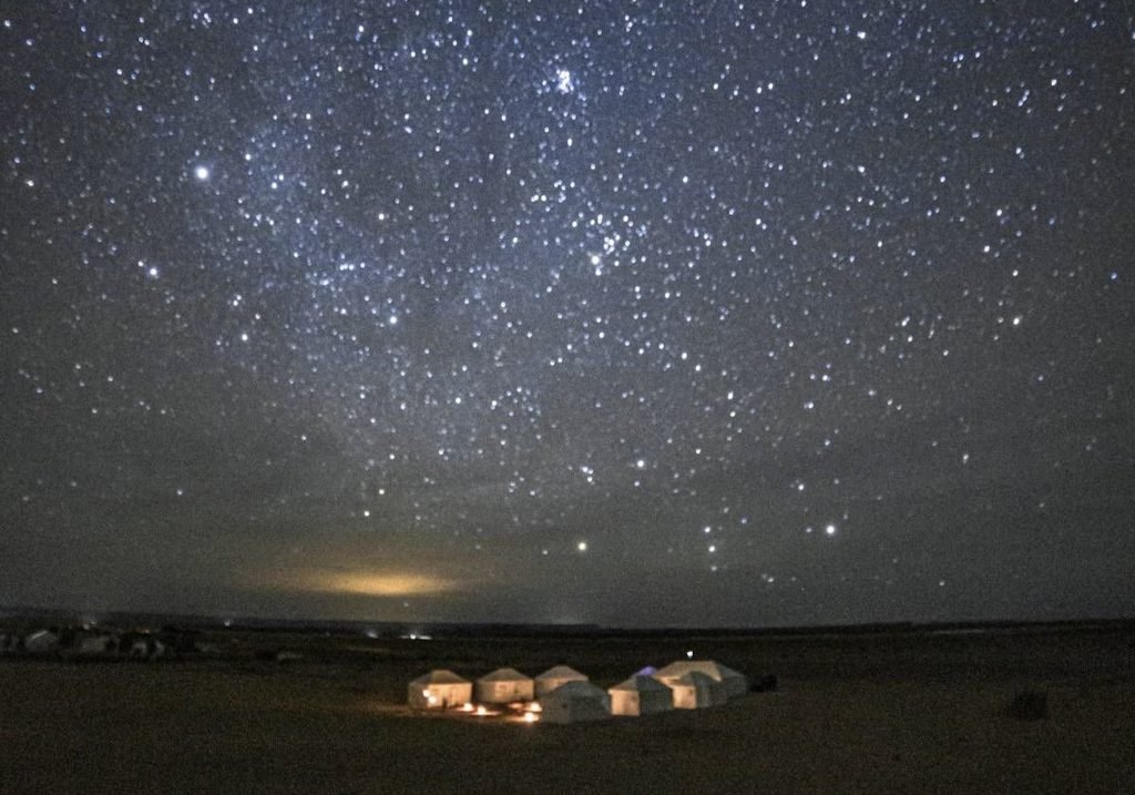 Los cielos del desierto son otra historia