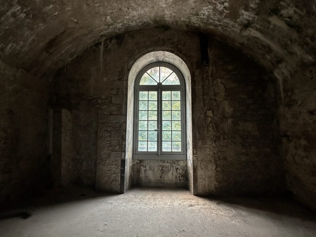 El interior del fuerte de Portalet, en pleno Valle de Aspe, es escalofriante