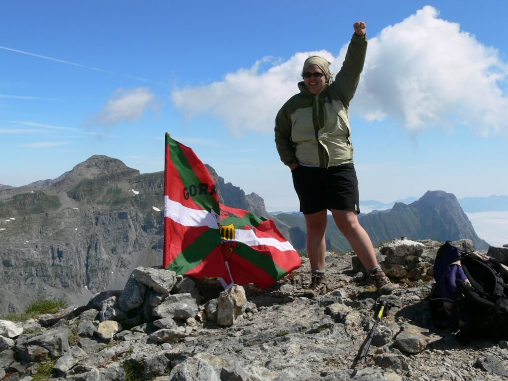 Conquistando el Petrechema, subida desde el Refugio de Linza_ open your mind traveling