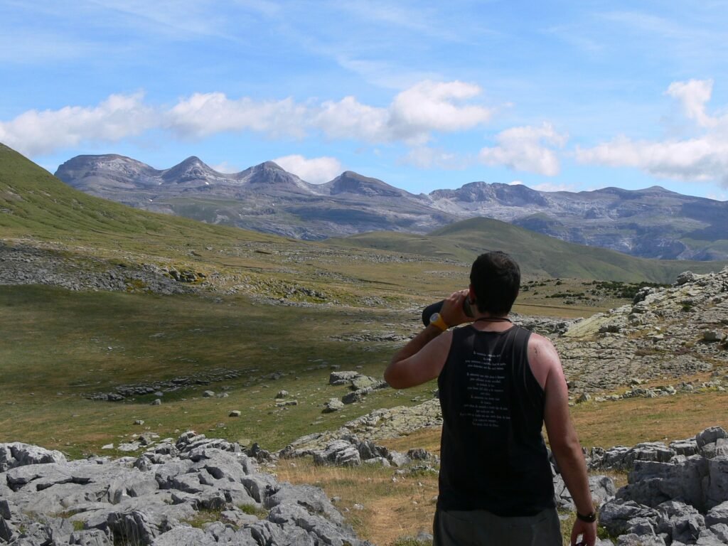 Las vistas durante la ascensión al Pico Mondoto a Las Tres Sorores-open your mind traveling
