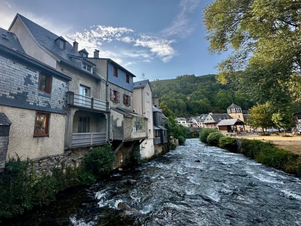 Arreau está en medio de dos ríos (Aure y Louron)