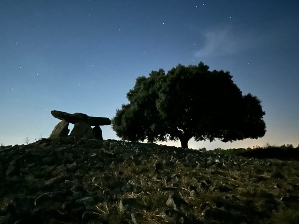 El dolmen de la hechicera es probablemente el más misterioso de nuestra "Ruta de los Dólmenes"