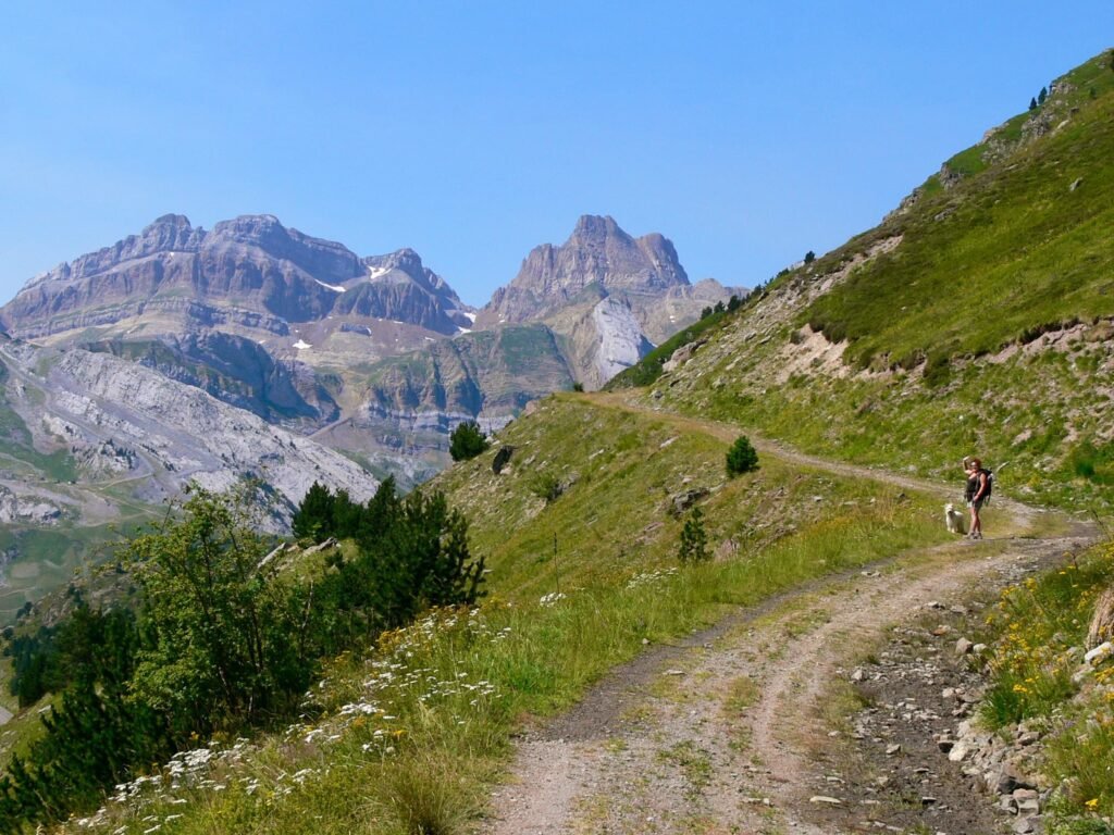 UNA RUTA DESDE ASTÚN (CANFRANC-VALLE DEL ARAGÓN)