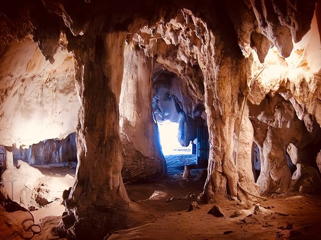 Grotte de la Vache (Ariège)