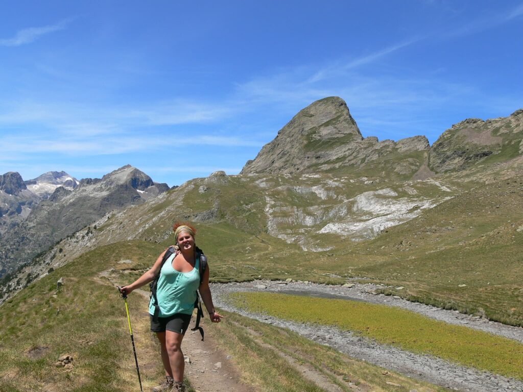 Al fondo se alza la cima del Salvaguardia (2.738 m)-open your mind traveling