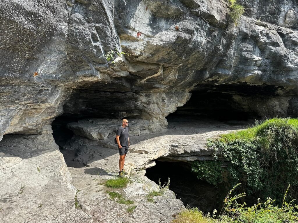 La cueva de Goros en la Sierra de Badaia (Araba)