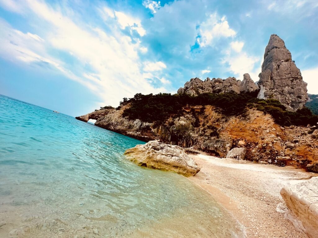 Cala Goloritzé siempre aparece en las guías de las mejores playas de Cerdeña